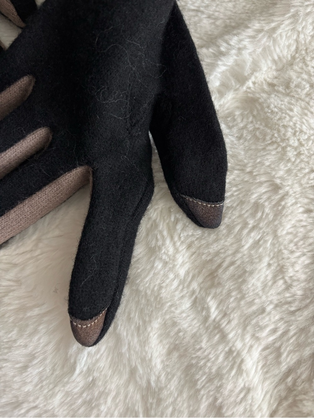 Echo Design Wool Blend Gloves Size Medium NEW Black Mobile Touch Compatible - Picture 3 of 7